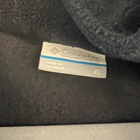 Columbia fleece vest.  Size Xl.  Good condition.  Black. - Picture 3 of 6